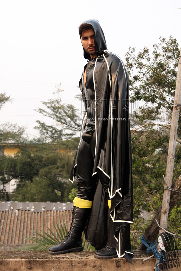 Men's 'Batwing' Latex Cape