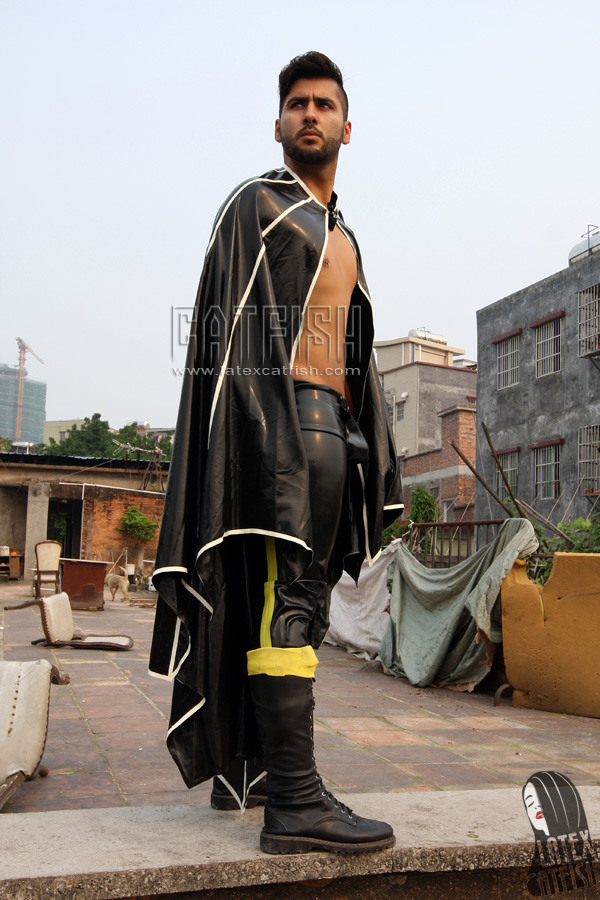 Men's 'Batwing' Latex Cape