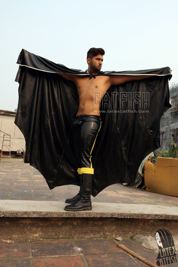 Men's 'Batwing' Latex Cape