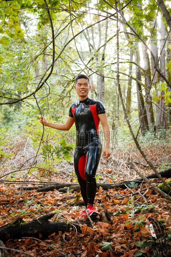 Men's Short-Sleeved Neck Entry 'Jogger' Latex Suit
